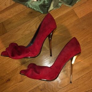 NWOT Red ❤️ Suede Pumps by Privileged
